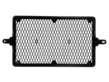 درع رادياتير من الفولاذ المقاوم للصدأ مع تشطيب مطلي بالمسحوق، يتميز بتصميم شبكي ماسي.