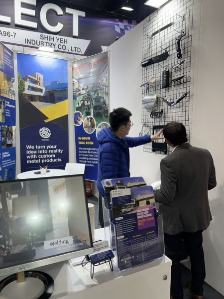 買主詢問精密管材彎折的製程能力